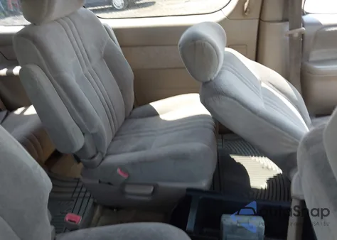 2000 Toyota Sienna Xle z USA, uszkodzony, nr VIN 4T3ZF13CXYU211585